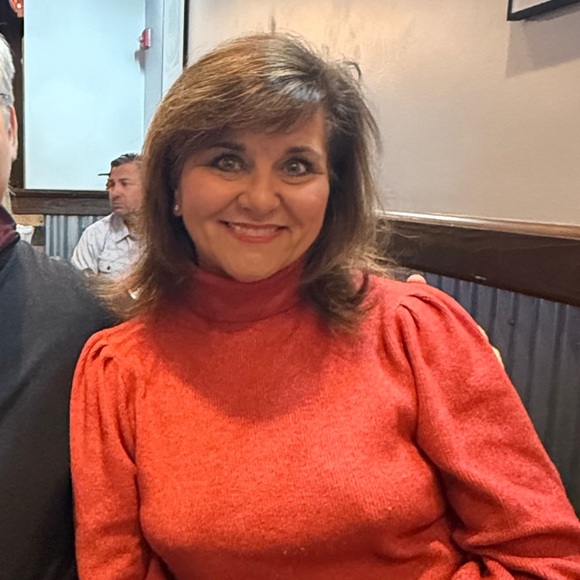 Meet your Posher, Paige - Picture 1 of 1